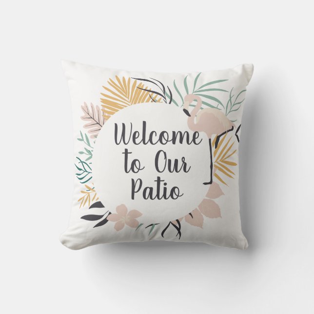 Welkom bij onze patio Pink Flamingo Buitenkussen (Voorkant)