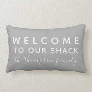 Welkom bij onze Shack Taupe Custom Family Kussen