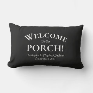 Welkom bij Porch Custom Family Names Quote Black Buitenkussen