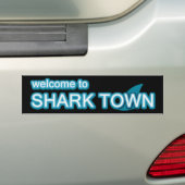 Welkom bij Sharktown Bumpersticker (Op auto)