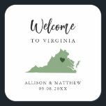 Welkom Colour Virginia Wedding Bag Vierkante Sticker<br><div class="desc">Het weekend van de bruiloft heet sticker welkom voor gasten bij je bruiloft, met afbeelding van Virginia. U kunt de kleuren voor om het even welk deel van dit ontwerp uitgeven, evenals het hart naar de plaats van uw bruiloft verplaatsen. Om kleuren te veranderen, personaliseert de klik en dan "uitgeeft...</div>