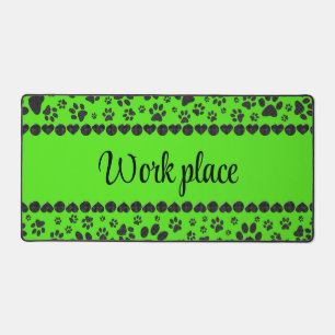 Welkom Dog Paws Black & White Polka Dot on Green Bureaumat