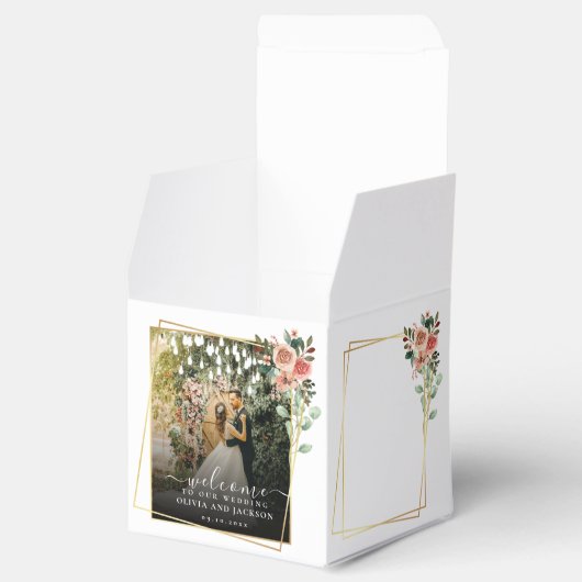 Welkom Elegant Script Black en White Wedding Welco Bedankdoosjes (Geopend)