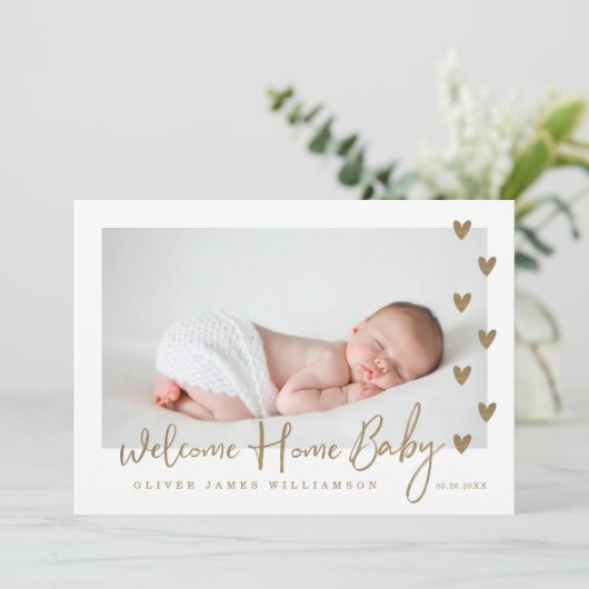 Welkom Home Baby Moderne Minimale Gold Hearts Foto Aankondiging (Staand voorkant)