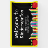 Welkom in de kindergarten Apple-gekleurde pennen Spandoek (Verticaal)