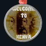 Welkom in Kenia met Obama Collage Metalen Ornament<br><div class="desc">Welkom in Kenia met Obama Collage Een gedurfde en culturele verklaring! 🇰🇪 Omarm de warmte en de geest van Kenia met het kunstwerk "Welcome to Kenya with Obama Collage". Dit uitnodigende kunstwerk combineert een gastvrije boodschap met een culturele knipoog, waardoor het een perfecte aanvulling is op elke ruimte. De verouderde...</div>