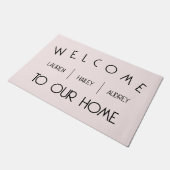 "Welkom in ons huis" Custom Roommate Names Deurmat (Schuin)