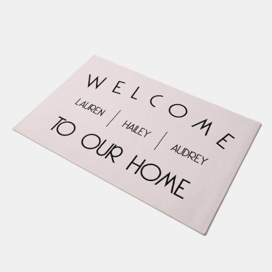 "Welkom in ons huis" Custom Roommate Names Deurmat (Schuin)