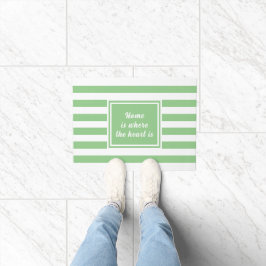 Welkom in Style Sage & Witte Streep Personalized Deurmat
