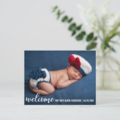 Welkom nieuwe baby Modern W Aankondigingskaart (Staand voorkant)