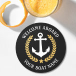 Welkom op het bord Naam Anchor Gold Laurel zwart Ronde Kartonnen Onderzetter<br><div class="desc">Een stijlvolle,  nautische set papieren onderzetters met een welkomstwoord aan boord en uw persoonlijke bootnaam,  familienaam of andere gewenste tekst. Biedt een speciaal ontworpen bootanker met gouden laurelbladeren en een ster op zwart of past de basiskleur eenvoudig aan om aan te passen aan uw huidige decor of thema.</div>