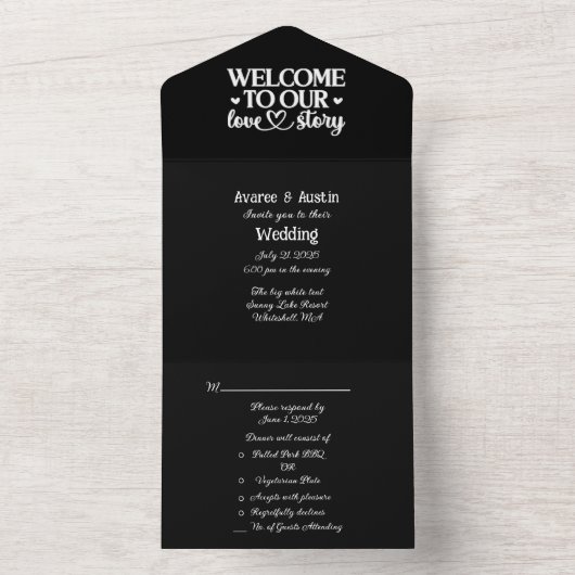 Welkom op onze liefdesverhaal zwart-wit bruiloft all in one uitnodiging (Binnen)