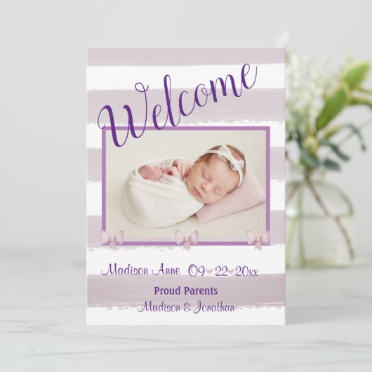 Welkom Paarse Foto Script Personaliseer Geboorte Aankondiging (Staand voorkant)