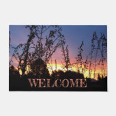 WELKOM Sunrise tussen wilde bloemen Silhouettes Deurmat (Voorkant)