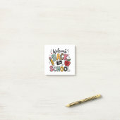 Welkom terug op school leraar leerling eerste dag post-it® notes (Op bureau)
