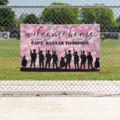 Welkom thuis Soldaat | Militaire Roze Girly Spandoek (Insitu)