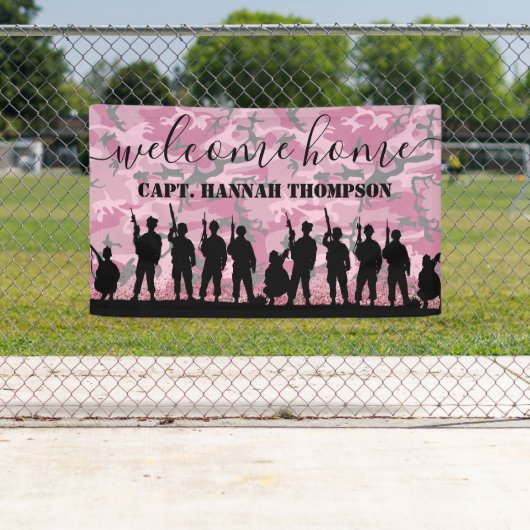 Welkom thuis Soldaat | Militaire Roze Girly Spandoek (Insitu)