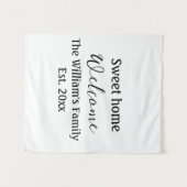 Welkom zoete thuis voeg familienaam jaar Est. Teks Wandkleed (Voorkant (horizontaal))