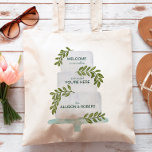 WelkomstCanvas tas voor bruiloft met Cake Illustra<br><div class="desc">Deze  tiered bruiloft taart waterverf met groen maakt een mooie welkomsttas voor je bruiloft. U kunt al tekst voor uw gebeurtenis aanpassen.</div>