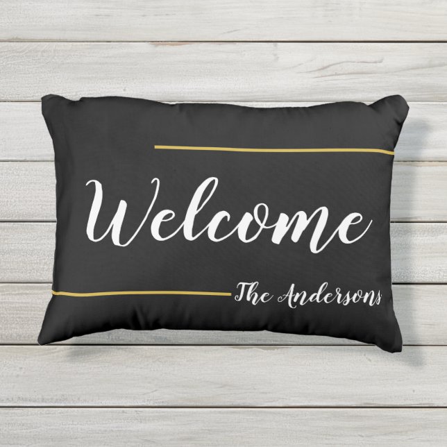 Welkomstnaam zwarte goud en witte scripttekst buitenkussen (Achterkant)