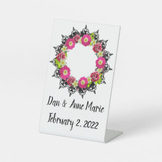 Welkomstsignaal met floral bloemen reclamebord met voetstuk