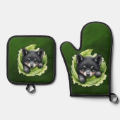 Welp in het groen ovenwant & pannenlap set (Voorkant)