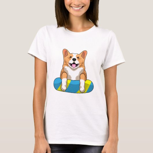 Welsh Corgi tijdens het zwemmen met een zwembord T-shirt (Voorkant)
