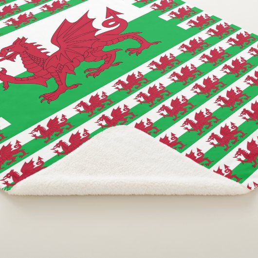 Welsh Dragon ~ Flag of Wales Sherpa Deken (3/4)