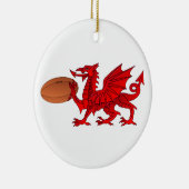 Welsh Dragon met een Rugby Ball-keramiek Keramisch Ornament (Rechts)