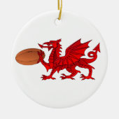 Welsh Dragon met een Rugby Ball-keramiek Keramisch Ornament (Voorkant)