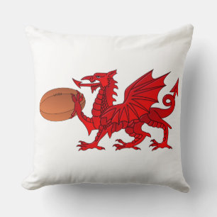 Welsh Dragon met een Rugby Ball Sierkussen