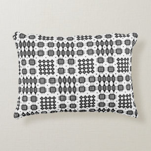 Welsh Faux Tapestry Black and White Accent Pillow Accent Kussen