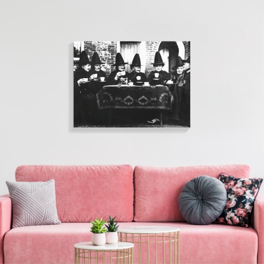 Welsh Witches - Tea Party Canvas Afdruk (Insitu (Woonkamer))