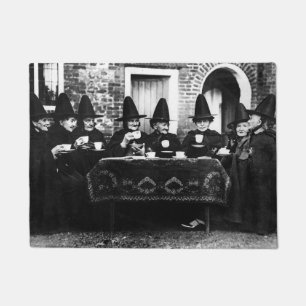 Welsh Witches - Tea Party  Deurmat