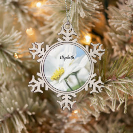 Wensen met witte madeliefjes gepersonaliseerd tin sneeuwvlok ornament