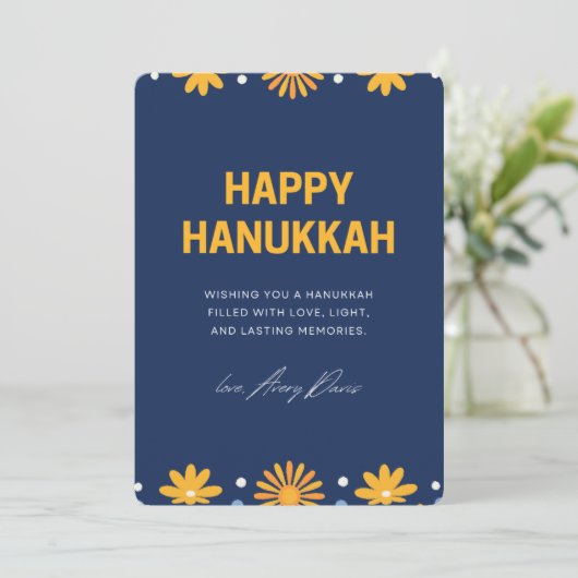 Wensen wij u een Hanukkah uitnodiging (Staand voorkant)
