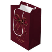 We're Engaged Elegant Burgundy Gold Bow Luxury Medium Cadeauzakje (Voorkant Gekanteld)