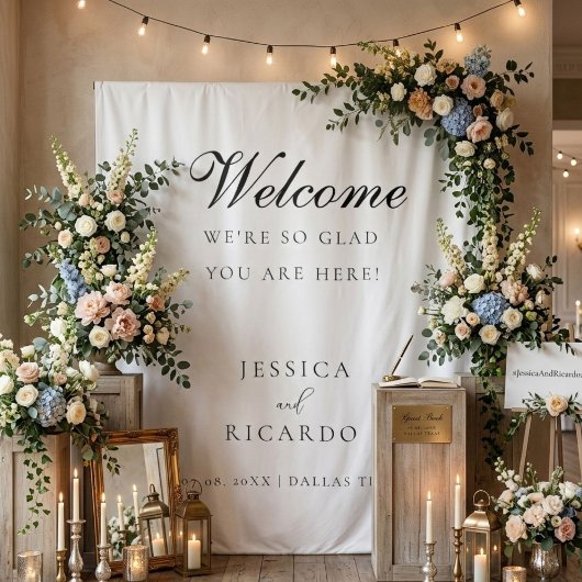 We're so glad you're here wedding welcome sign  wandkleed