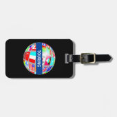 Wereld wereldbol rondreis en zwarte vlaggen bagagelabel (Voorkant horizontaal)