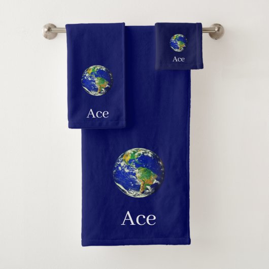 Wereld Wereldbol & Tekst op Navy Blue Bad Handdoek (Insitu)