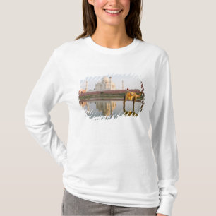 Wereldberoemde Taj Mahal tempel begraafplaats bij T-shirt