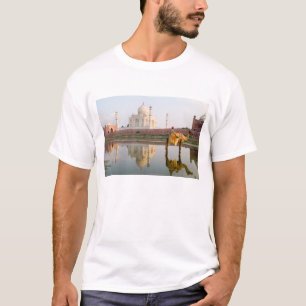 Wereldberoemde Taj Mahal tempel begraafplaats bij T-shirt