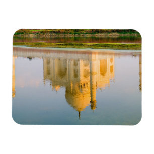 Wereldberoemde Taj Mahal tempelreflectie bij Magneet
