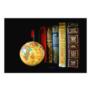 Wereldbol en boeken Foto Afdruk