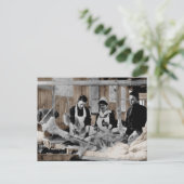 Wereldoorlog 1 legerverpleegster en personeel met  briefkaart (Staand voorkant)