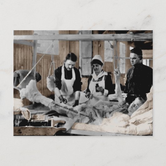 Wereldoorlog 1 legerverpleegster en personeel met  briefkaart (Voorkant)