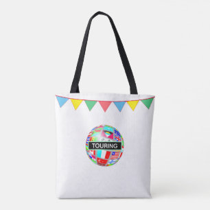 Wereldtournee en meerkleurige vlaggen op wit tote bag