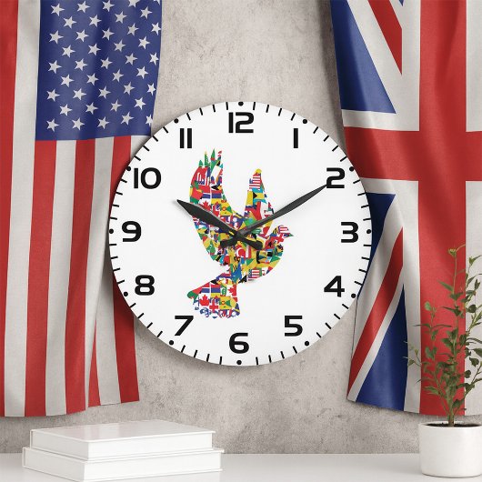 Wereldvredesduif gemaakt van internationale vlagge grote klok