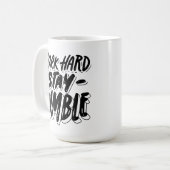 Werk hard Blijf nederig Mok-Motivatie koffiebeker Koffiemok (Voorkant links)