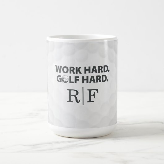 Werk Hard Golf Hard Monogram Initial Retro Stijl Koffiemok (Center)